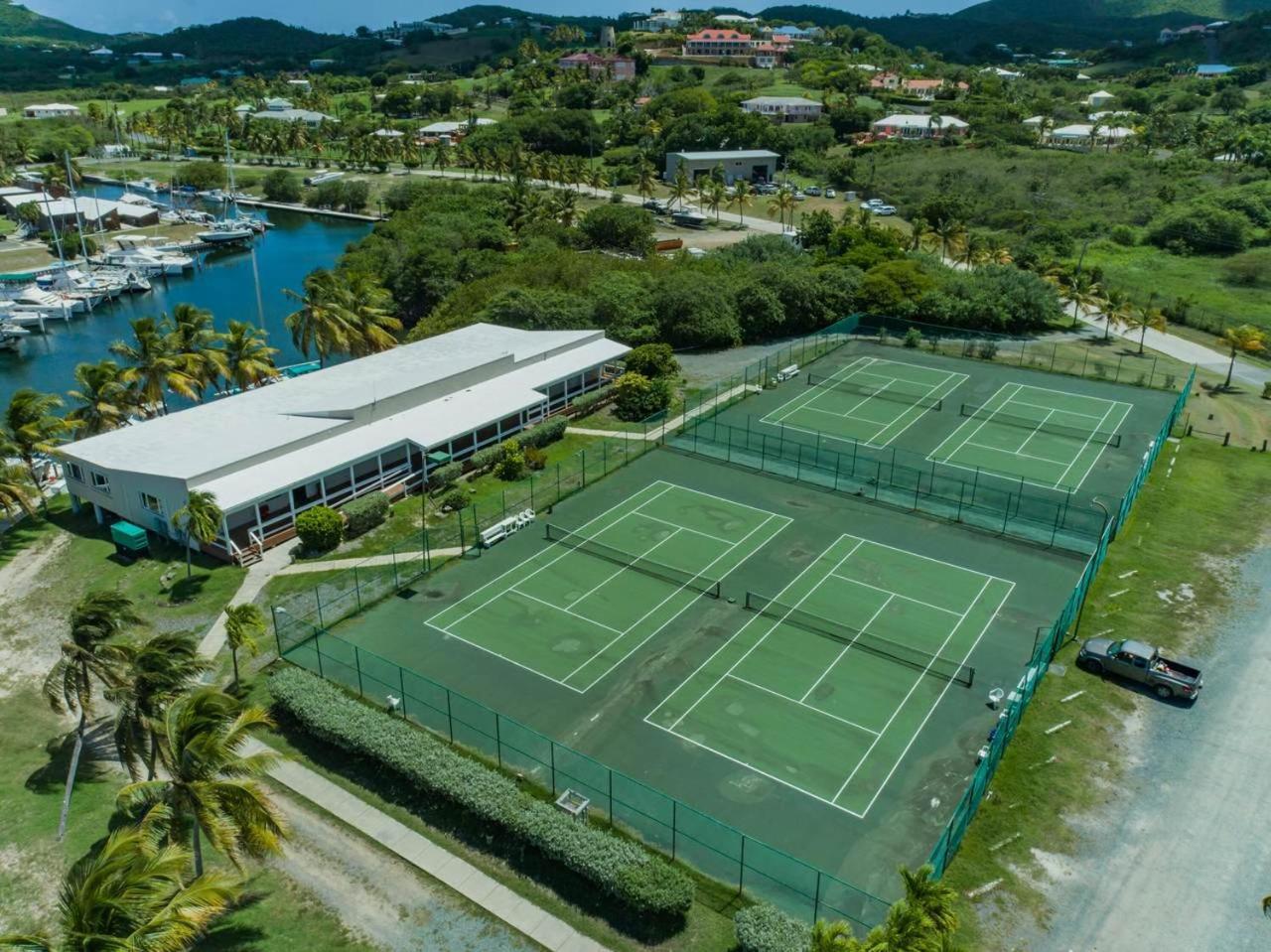 Tamarind Reef Resort Spa & Marina Christiansted Exterior foto